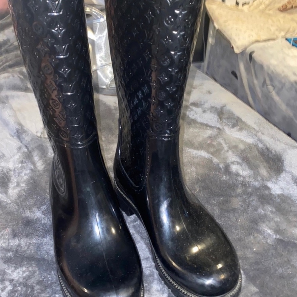 ‼️Authentic Louis Vuitton rain boots 8.5 /woman‼️